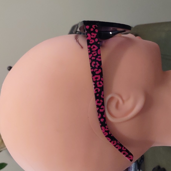 Betsey Johnson Party In The Front Sunglasses main image 4